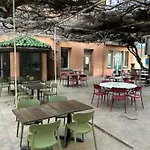 Hotel Logis Hotel-restaurant Les Glycines