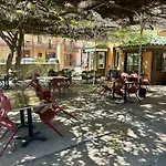 Logis Hotel-restaurant Les Glycines Hotel Arles-sur-Tech