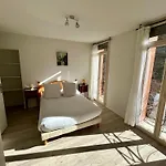 Hotel Logis Hotel-restaurant Les Glycines 3*