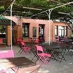 Logis Hotel-restaurant Les Glycines