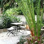 Logis Hotel-restaurant Les Glycines 3* Arles-sur-Tech