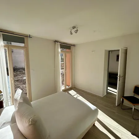 Logis Hotel-restaurant Les Glycines 酒店 泰克河畔阿尔莱