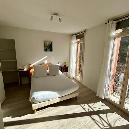 酒店 Logis Hotel-restaurant Les Glycines 3*