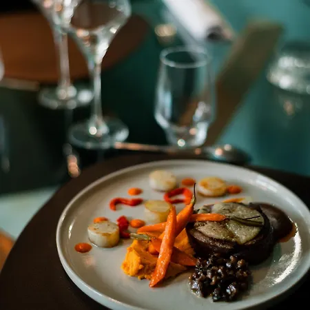 Logis Hotel-restaurant Les Glycines 酒店 泰克河畔阿尔莱