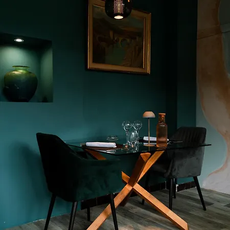 Logis Hotel-restaurant Les Glycines 3*