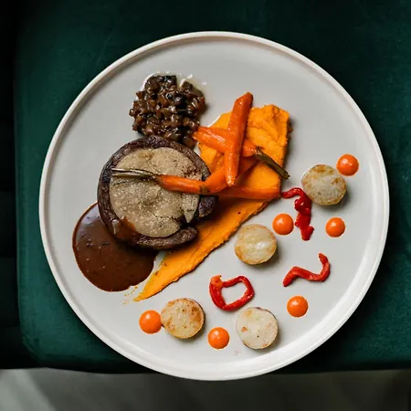 Logis Hotel-restaurant Les Glycines 3* 泰克河畔阿尔莱
