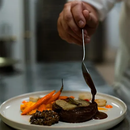Logis Hotel-restaurant Les Glycines ホテル 3*