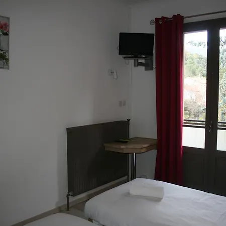 ホテル Logis Hotel-restaurant Les Glycines