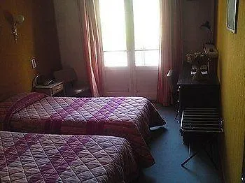 ホテル Logis Hotel-restaurant Les Glycines