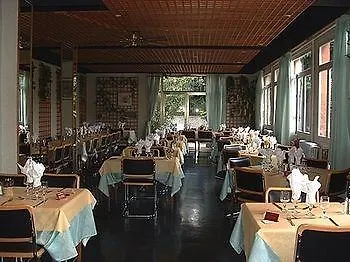 Hotel Logis Hotel-restaurant Les Glycines Arles-sur-Tech