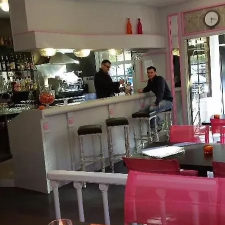 Hotel Logis Hotel-restaurant Les Glycines Arles-sur-Tech