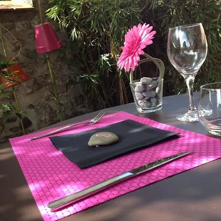 Logis Hotel-restaurant Les Glycines 3* Arles-sur-Tech