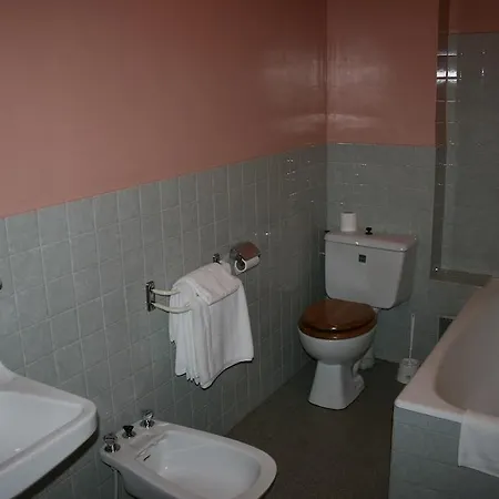 Hotel Logis Les Glycines 3*